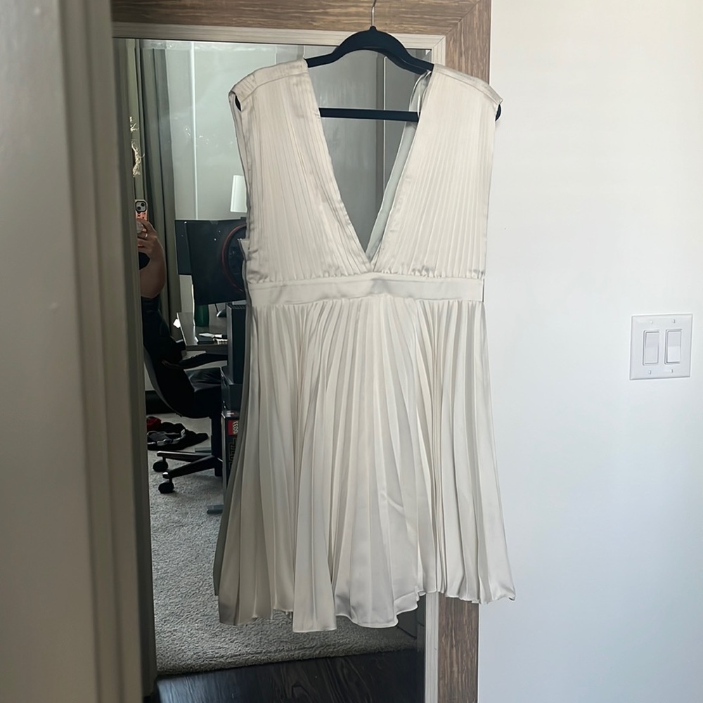 Abercrombie white pleated dress